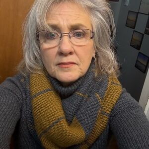 Meet your Posher, Dana